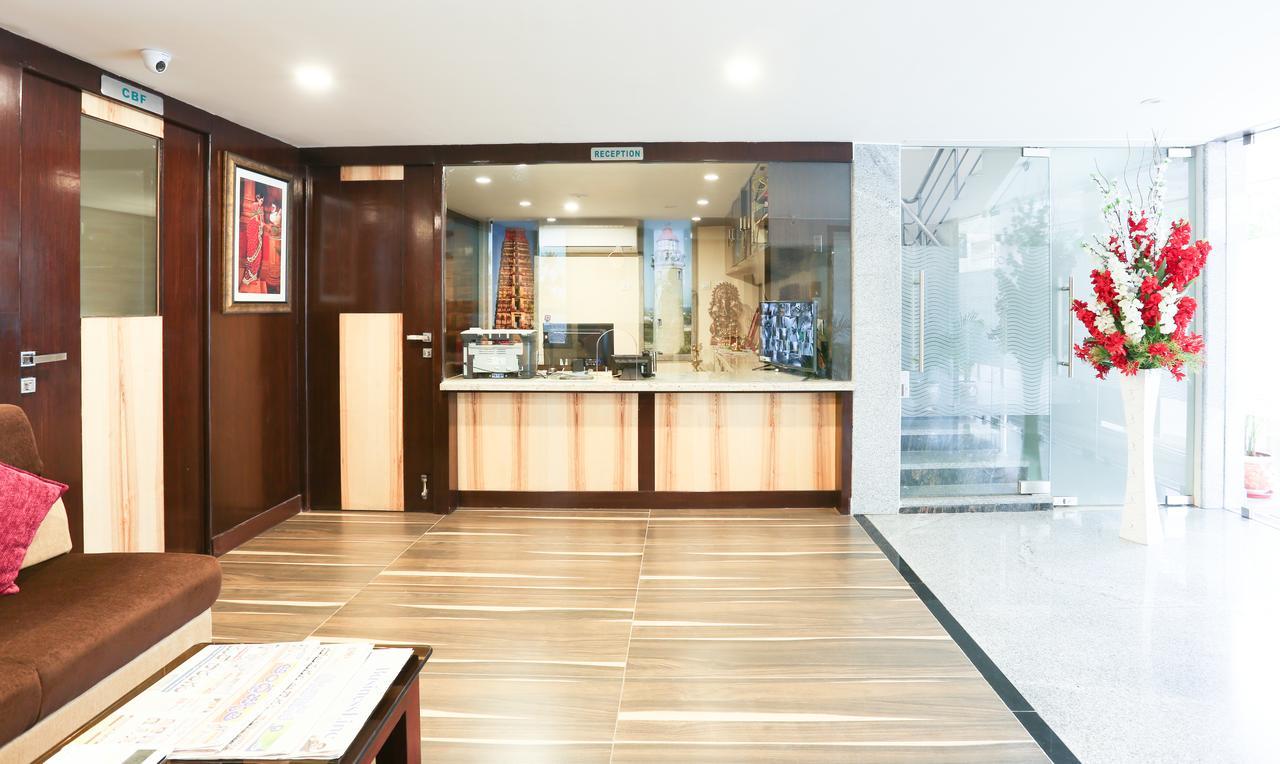ホテル Treebo C Plaza Vijayawāda エクステリア 写真